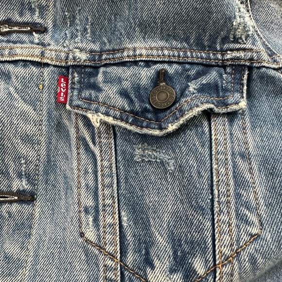Levi’s Distressed Denim Jacket - Picture 6 of 7